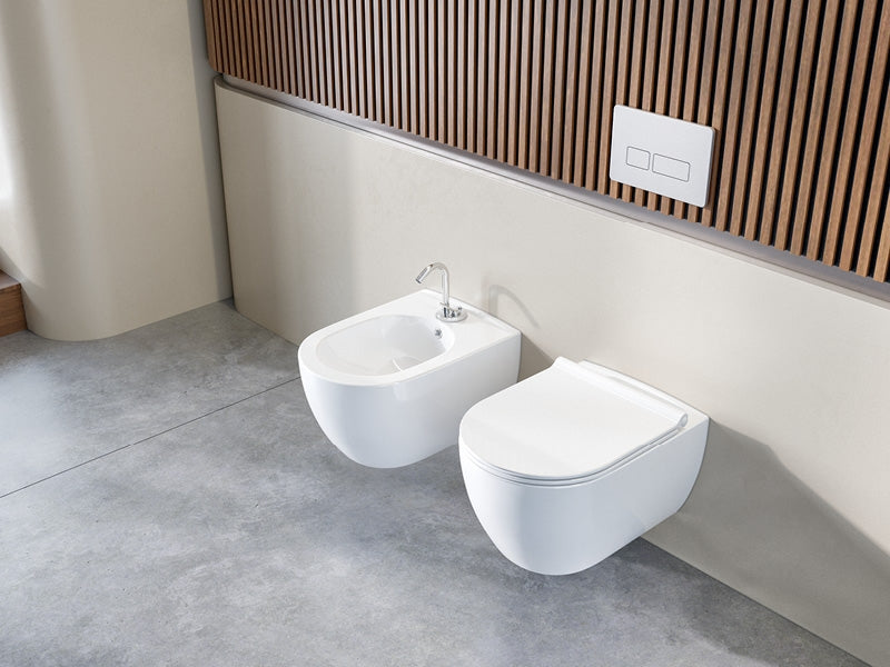 Dusch-WC, CeraStyle City, mit Warm- und Kaltwassermischer, Randlos
